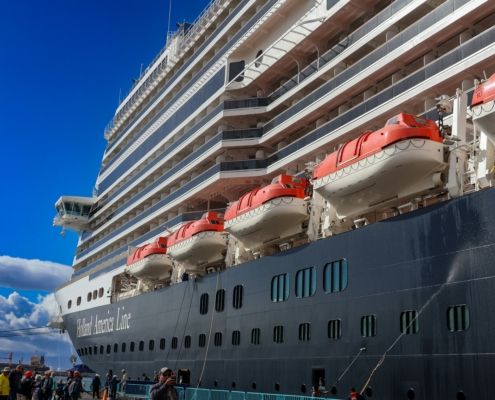 Cruise ship Holland America Line